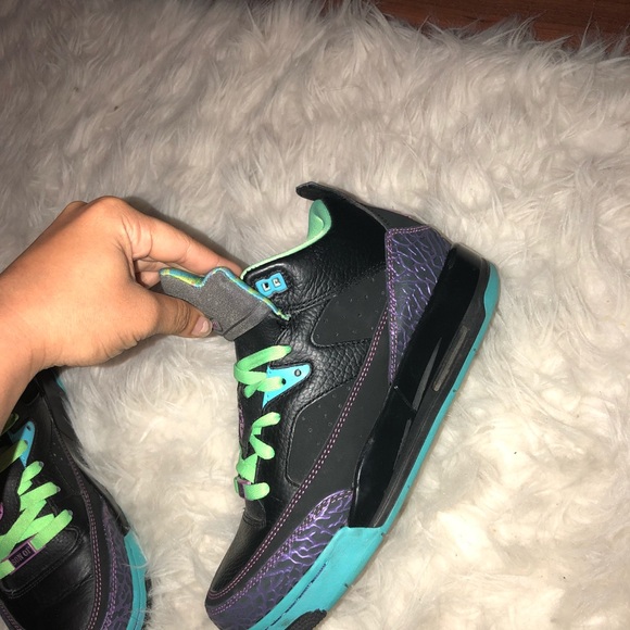 Shoes - Picture 5 of 8